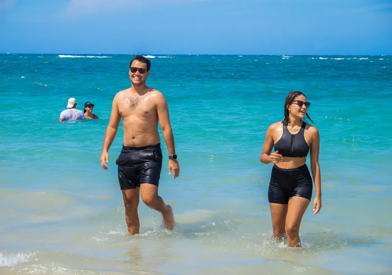 Shore excursion relation at the beach